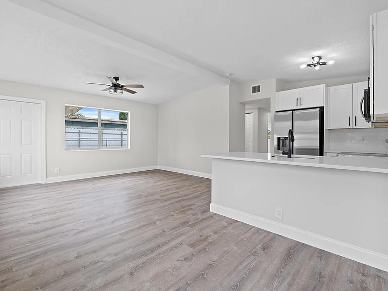 2415 Lewis Rd — Photo 12