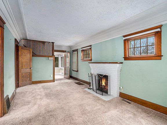 4th image of 142 Greenwood Ave
