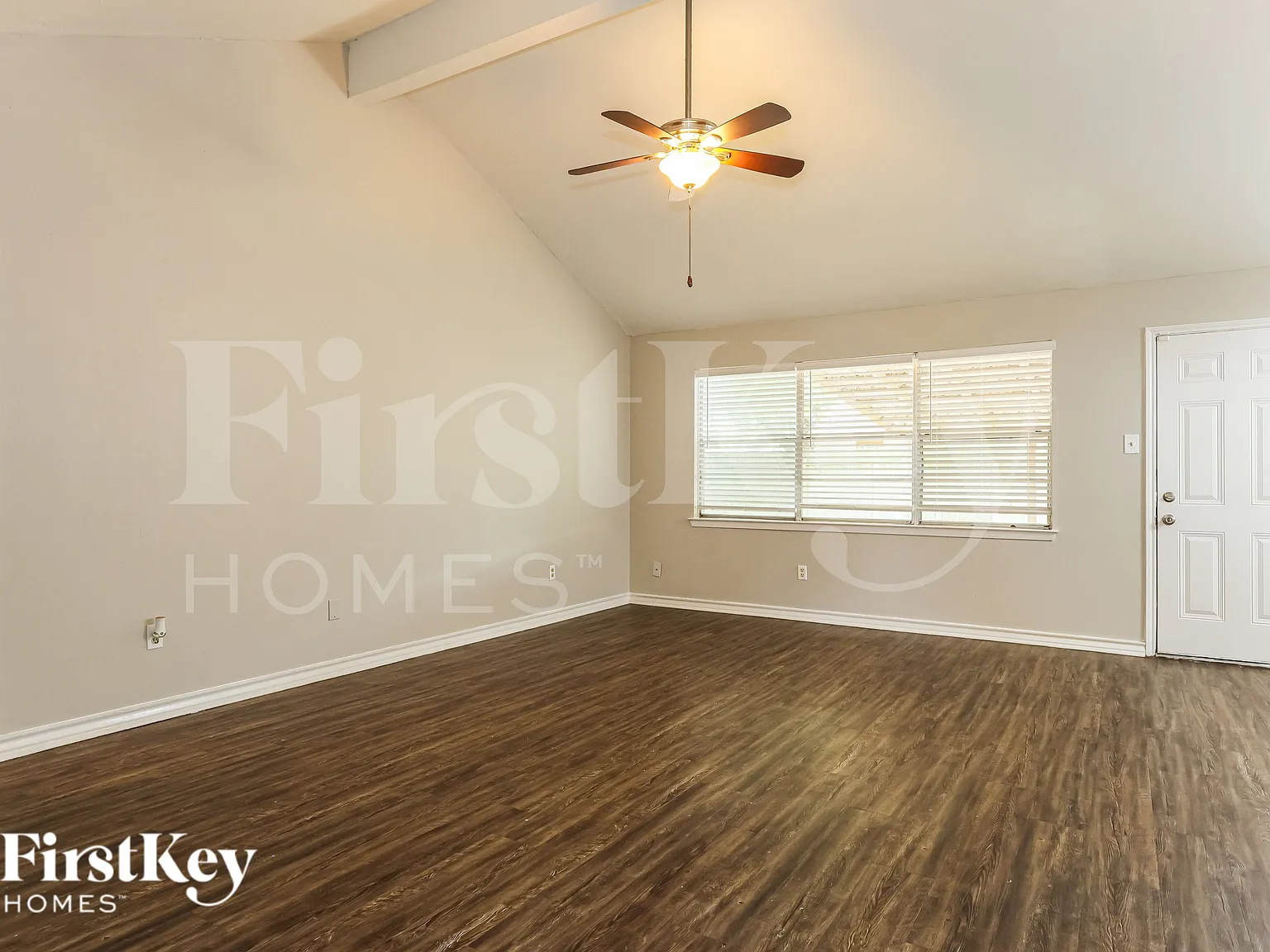 3 bed, 2.0 bath, 1226 sqft, $1,550 — Photo 3