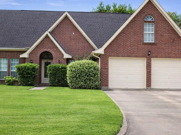 2186 Riverside Dr, West Columbia, TX 77486