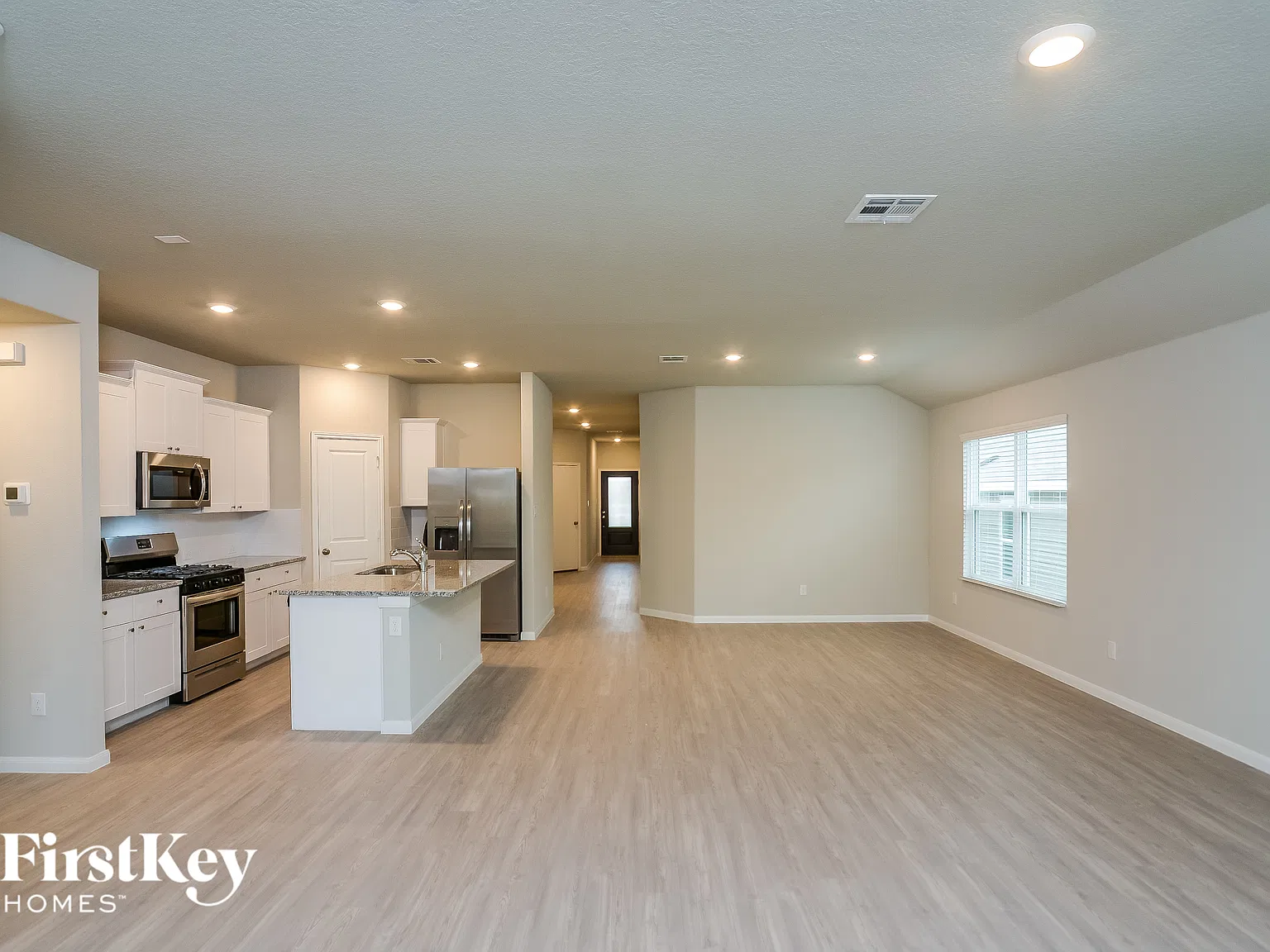 3 bed, 2.0 bath, 1910 sqft, $1,685 — Photo 3