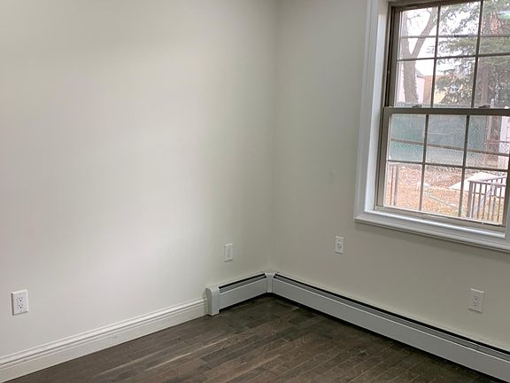 5th image of 4822 Barnes Ave Unit 1