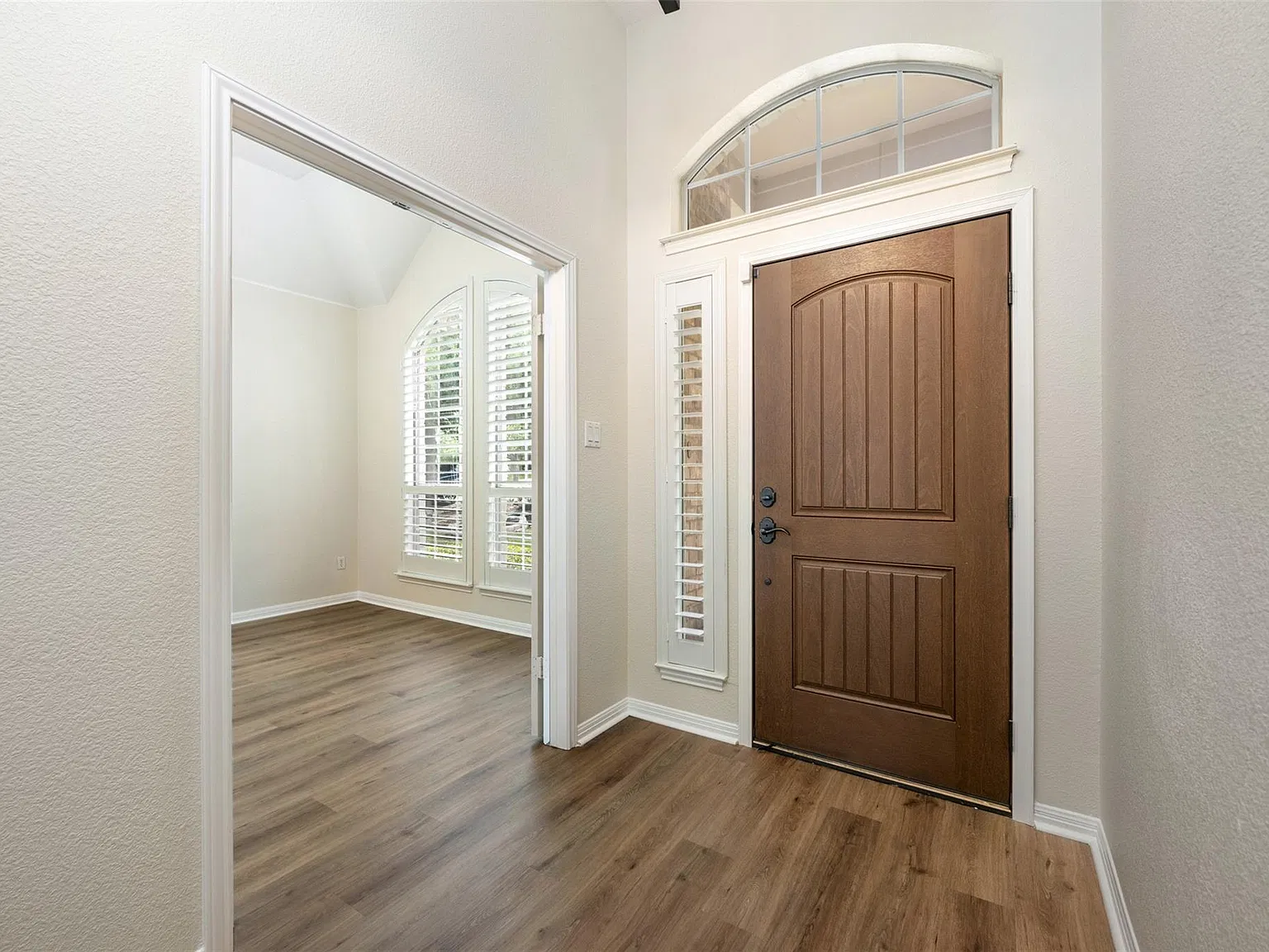 4 bed, 3.0 bath, 3315 sqft, $5,300 — Photo 3