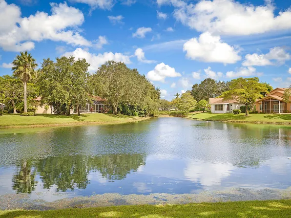353 Hammocks Trail, Greenacres, FL 33413