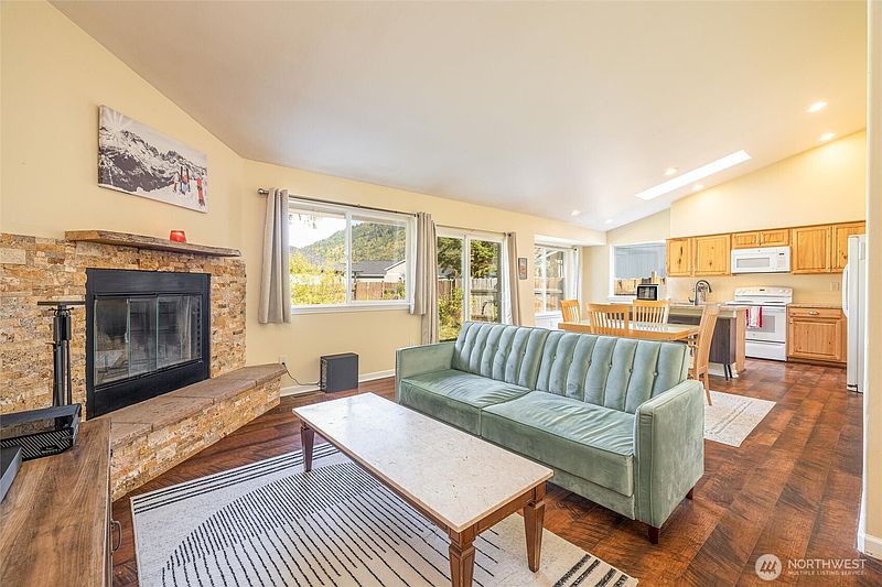 3rd image of 3001 Green Valley Drive