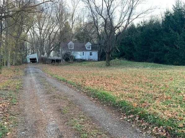 8630 Taylor May Rd, Chagrin Falls, OH 44023
