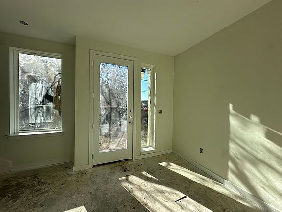 5th image of 850 S Ewing Ave #2104