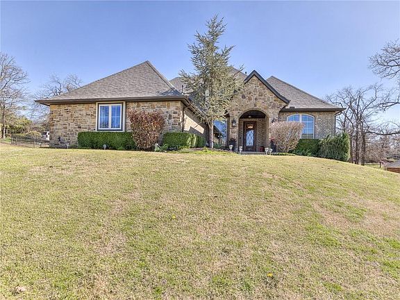 2nd image of 2074 Bella Sera Dr