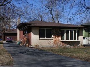 236 N Hager Ave, Barrington, IL 60010