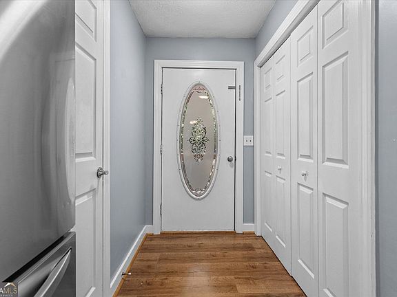 5th image of 9021 Lakeview Pkwy