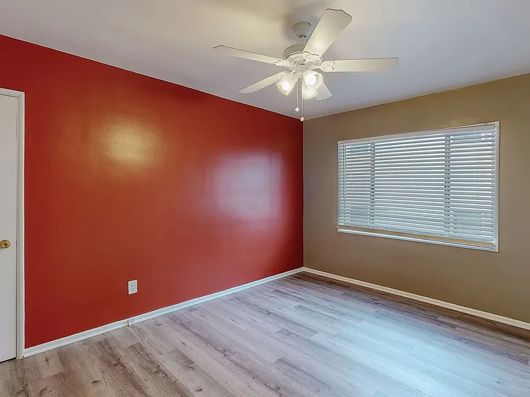 1818 N Kingsley Dr — Photo 33