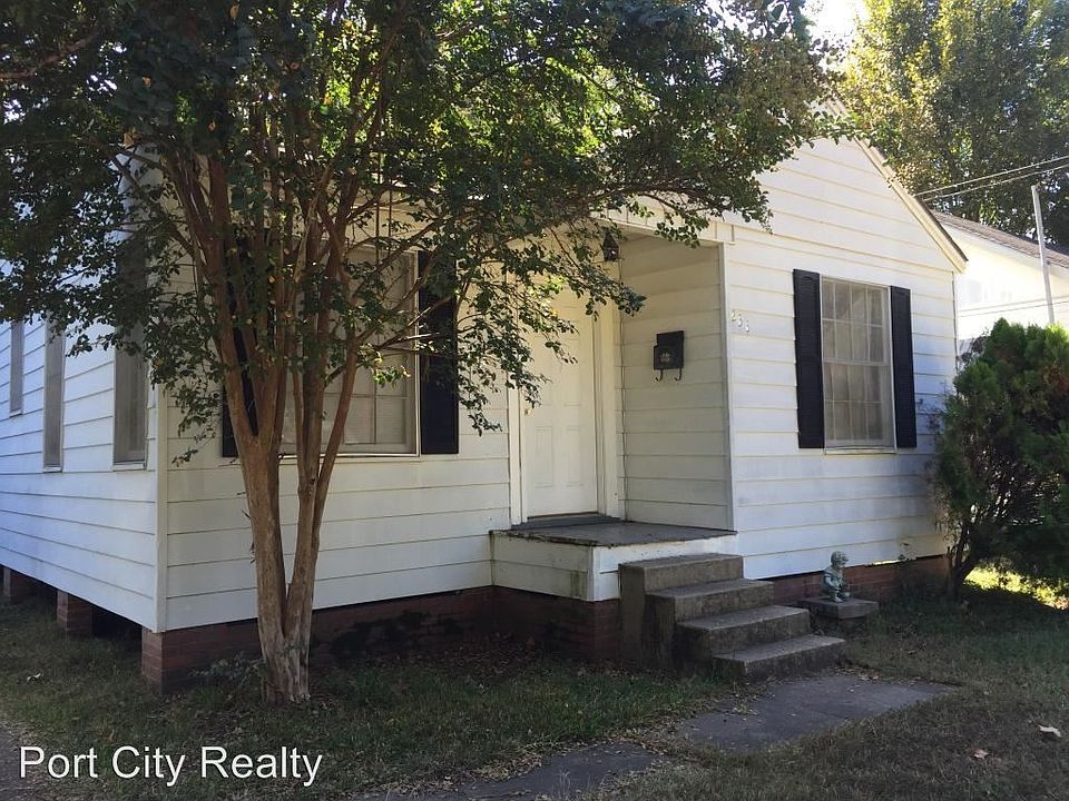 1st image of 233 E Elmwood St