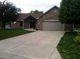 395 Melrose Ln, Greenwood, IN