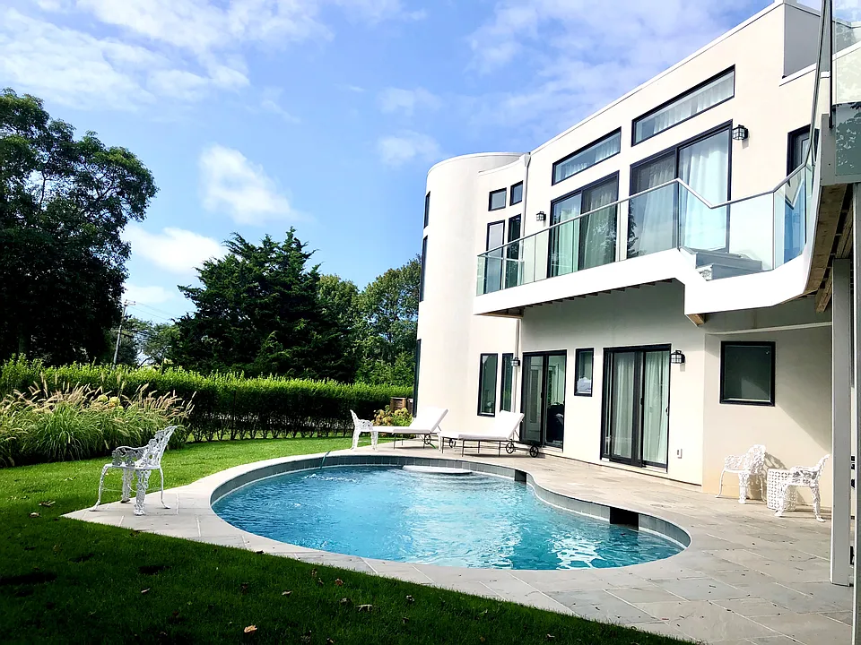 40 Bluff Rd