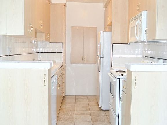 5th image of 1227 Wellesley Ave APT 7