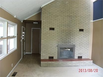 4th image of 303 S Westlawn Dr