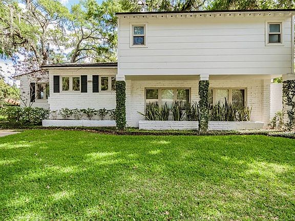 3rd image of 2104 Merritt Park Dr