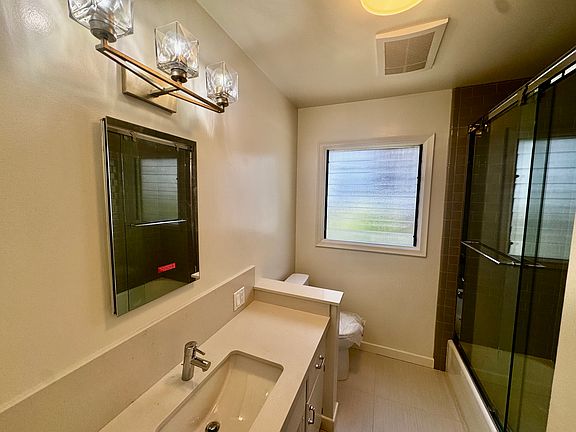 5th image of 8222 De Longpre Ave #6A