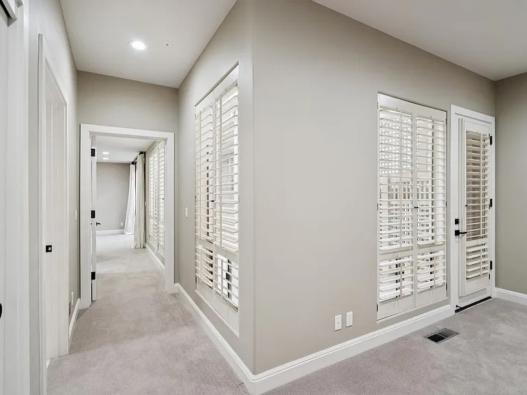 651 Manresa Ln — Photo 31