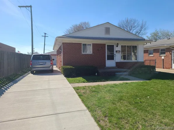 5652 Westpoint St, Dearborn Heights, MI 48125