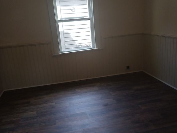 4th image of 1414 N Main St
