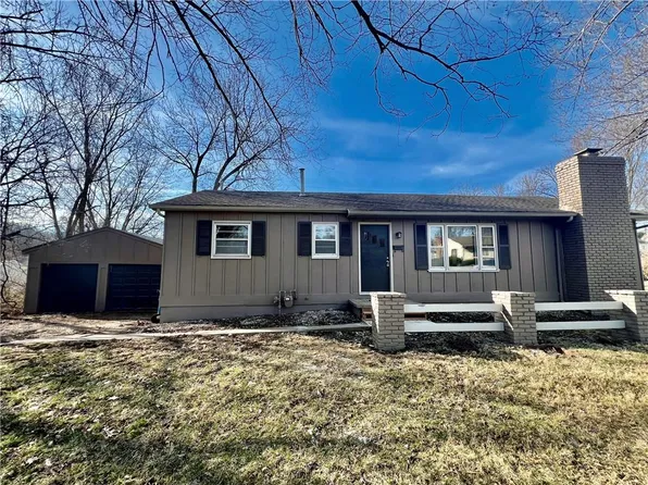 1003 Magnolia St W, Excelsior Springs, MO 64024