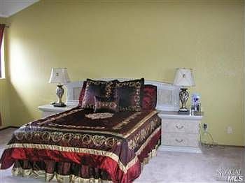 2nd image of 37 Dogwood Ct