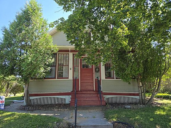 2nd image of 401 Cleveland Ave