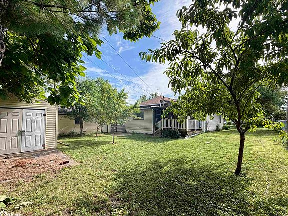 4th image of 709 N 12th St