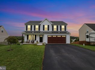 309 Riviera St, Mount Wolf, PA 17347