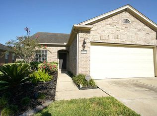 902 Butterfly Ln, Rosenberg, TX 77469