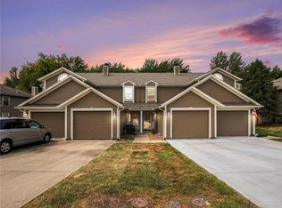 6114 NE Moonstone Dr, Lees Summit, MO 64064