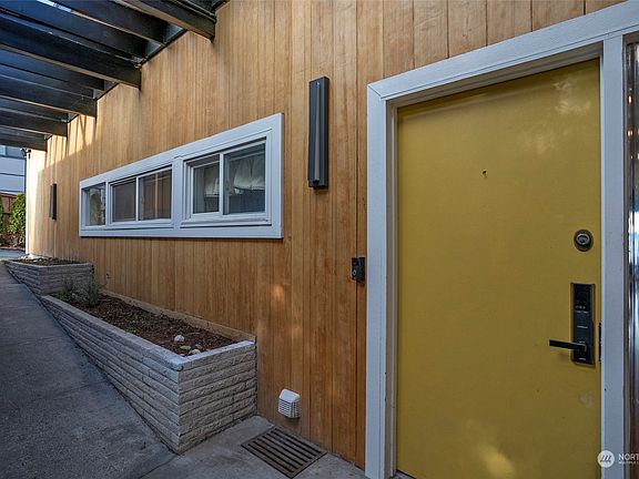5th image of 2920 N Oakes Street