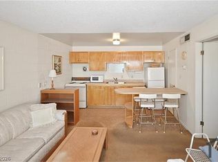 3720 Royal Crest St APT 21, Las Vegas, NV 89119