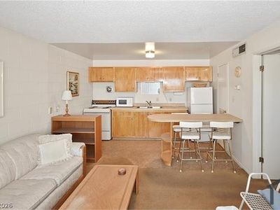 3720 Royal Crest St APT 21, Las Vegas, NV, 89119