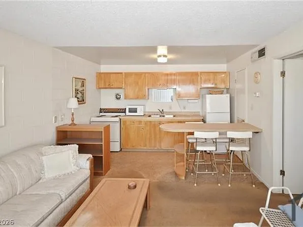 3720 Royal Crest St APT 21, Las Vegas, NV 89119