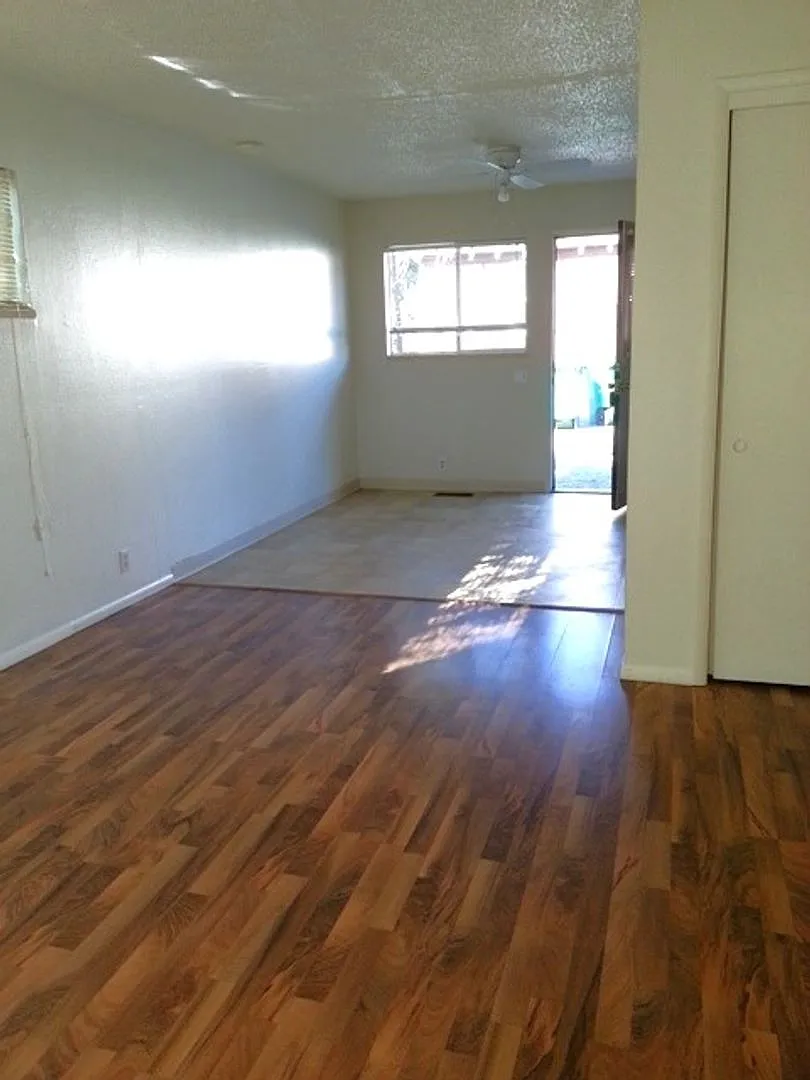 71 Vine Street - Charming 2-Bedroom Apartment in Reno's Heart! — Photo 4