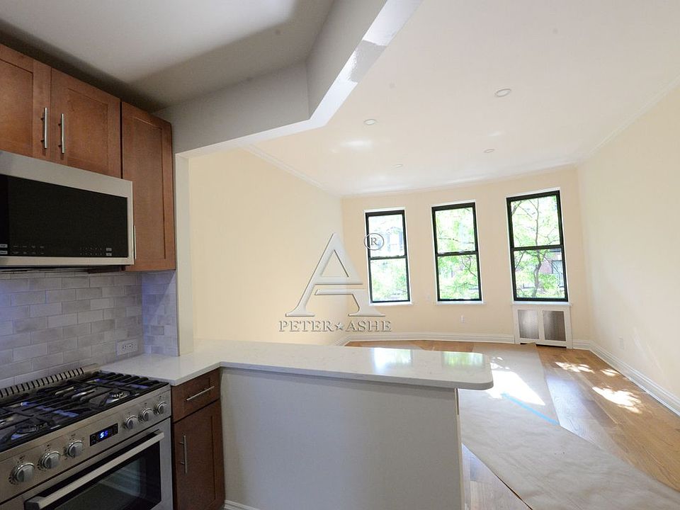 2nd image of 151 E 81st St APT 3D