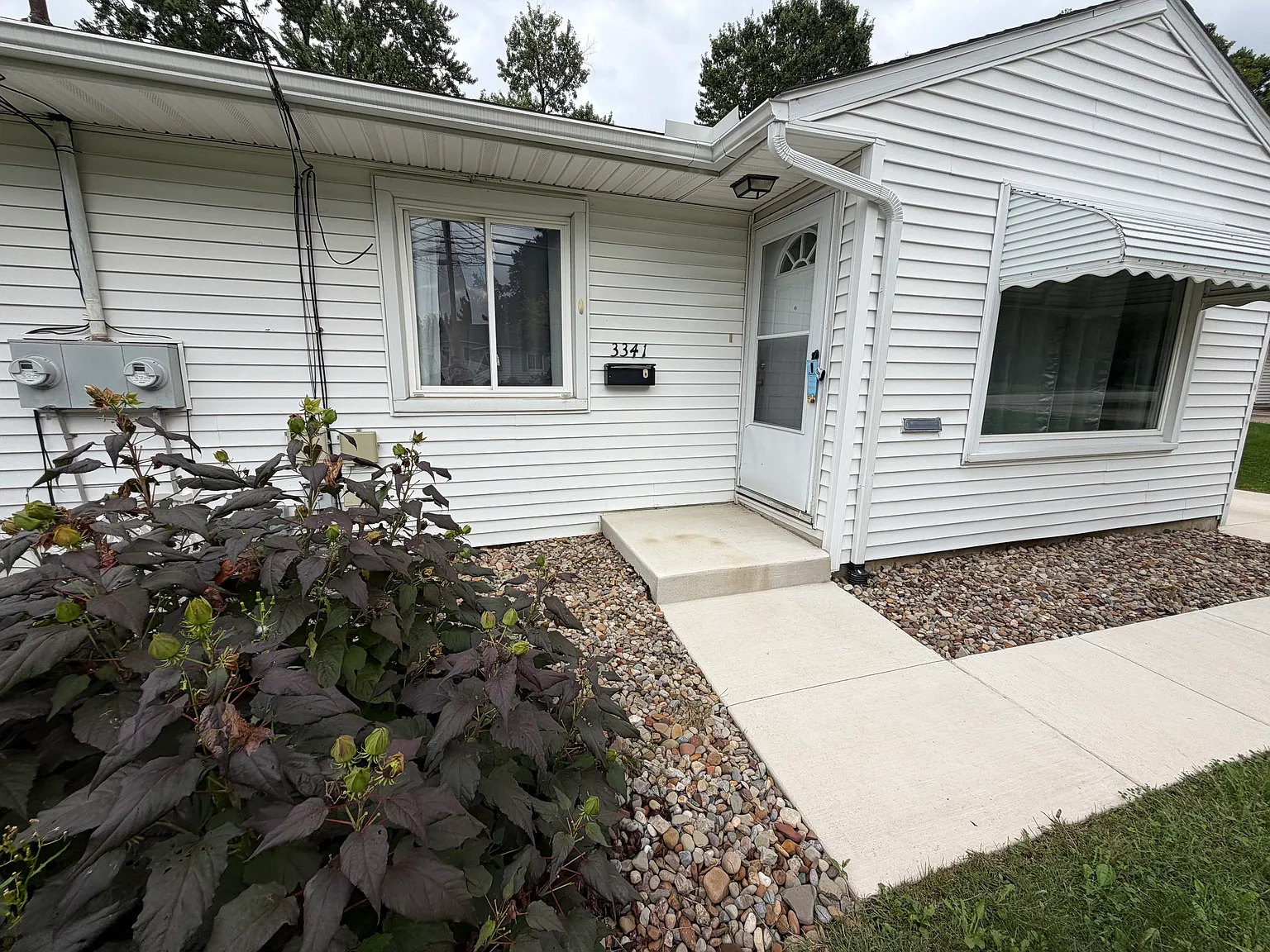 2 bed, 1.5 bath, 1100 sqft, $1,450 — Photo 2