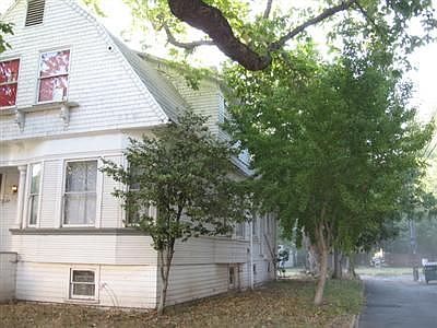 2nd image of 715 20th St #3