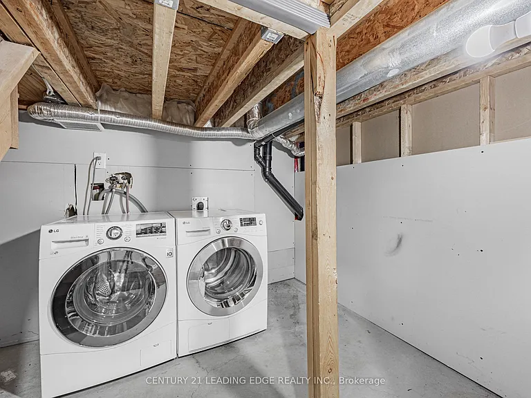 98 Erskine Dr #LOWER — Photo 24