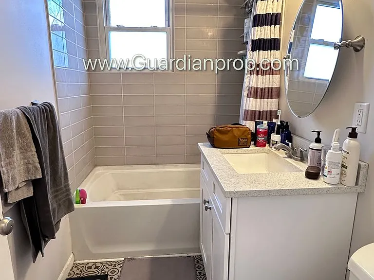 2700 Florida Ave S — Photo 13