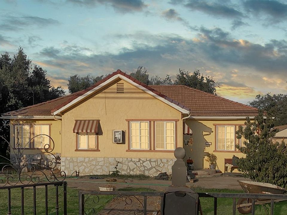2326 Main St, Escalon, CA 95320 Zillow