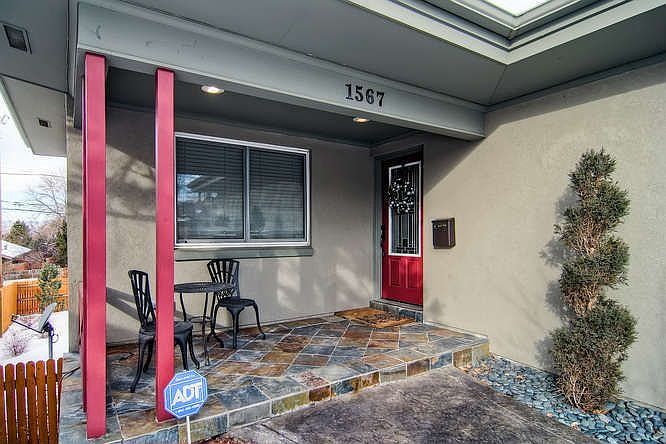 Exterior Front Entry