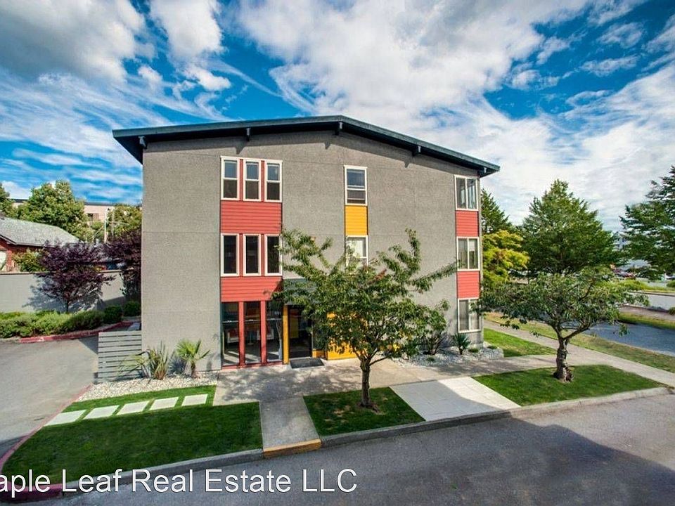 1st image of 844 NE 69th St #10438499