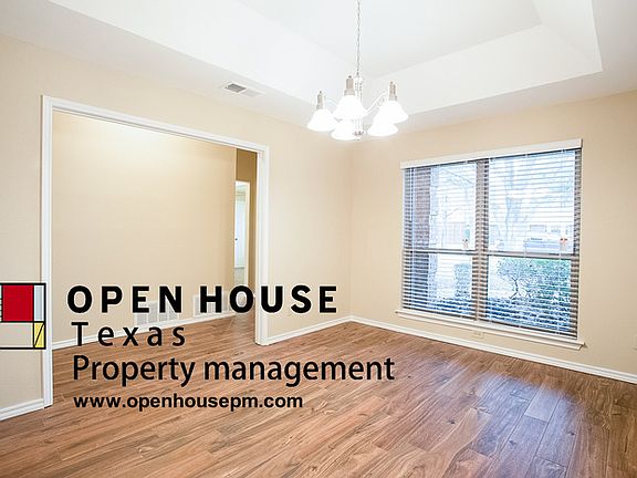 3rd image of 131 Creek Courts Dr