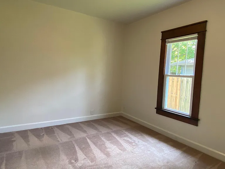 703 S Park Ave — Photo 8