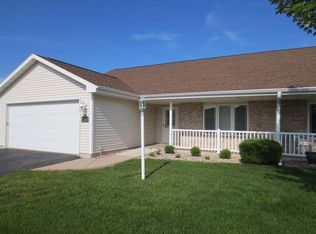 3175 White Tail Ln UNIT A, Oshkosh, WI 54904
