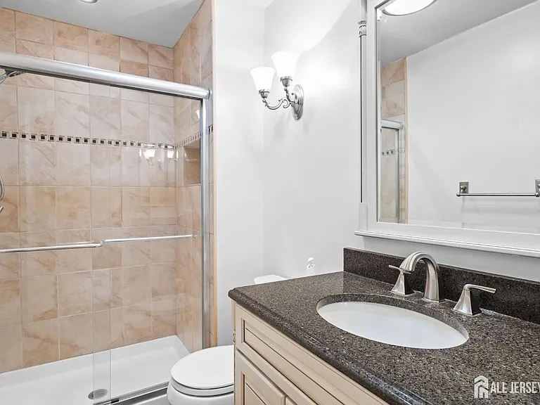 19 John Paul Jones Dr #B — Photo 10