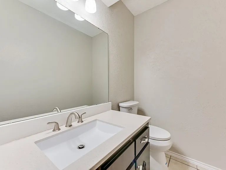 1728 W Sanford St #J — Photo 3